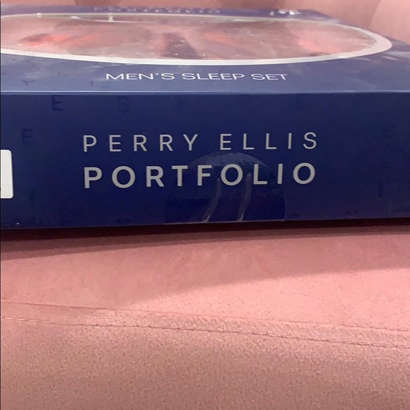 Perry Ellis PJ set - Picture 5 of 7